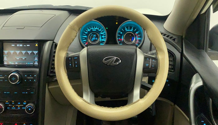 2018 Mahindra XUV500 W6, Diesel, Manual, 66,572 km, Steering Wheel Close Up