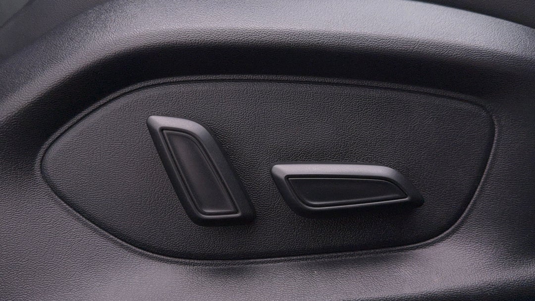 2023 MG Mg4 Xpower, Automatic, 21530 km, Drivers Side Adjustment Panel