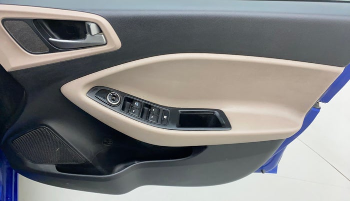 2016 Hyundai Elite i20 MAGNA 1.2, Petrol, Manual, 35,325 km, Driver Side Door Panels Control