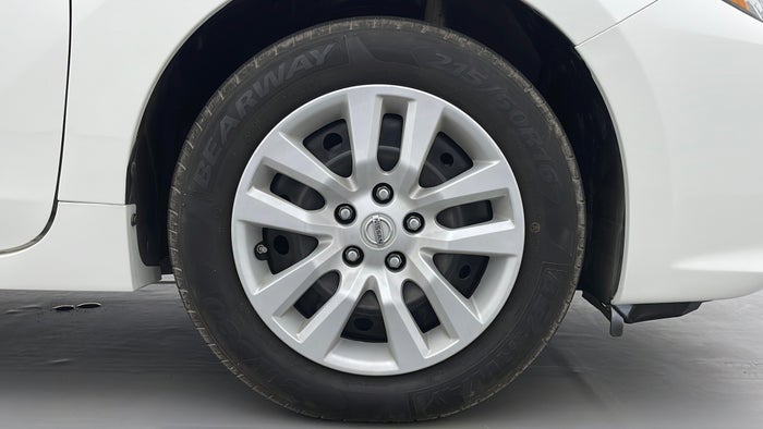 NISSAN ALTIMA-Right Front Tyre