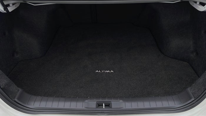 NISSAN ALTIMA-Boot Inside View
