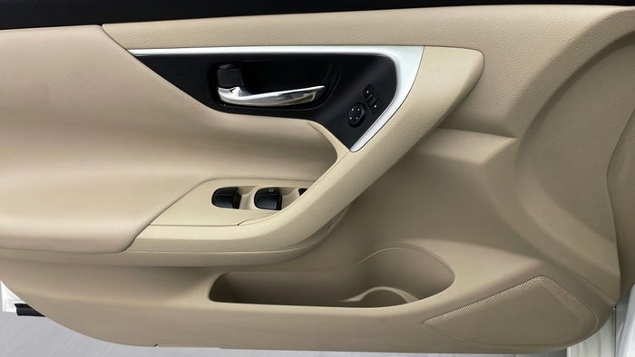 NISSAN ALTIMA-Driver Side Door Panels Controls