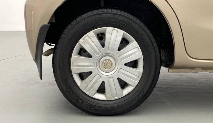 2012 Toyota Etios Liva G, Petrol, Manual, 1,03,218 km, Right Rear Wheel
