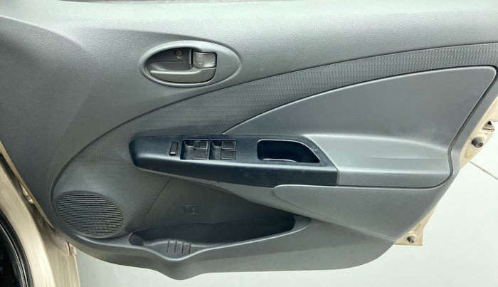 2012 Toyota Etios Liva G, Petrol, Manual, 1,03,218 km, Driver Side Door Panels Control