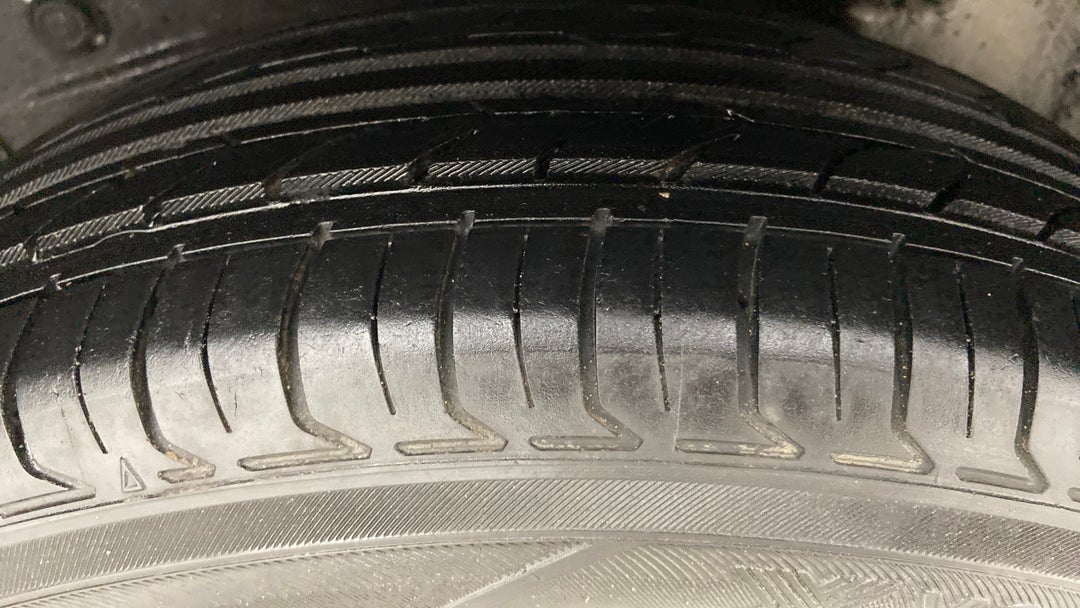 Left Rear Tyre Tread