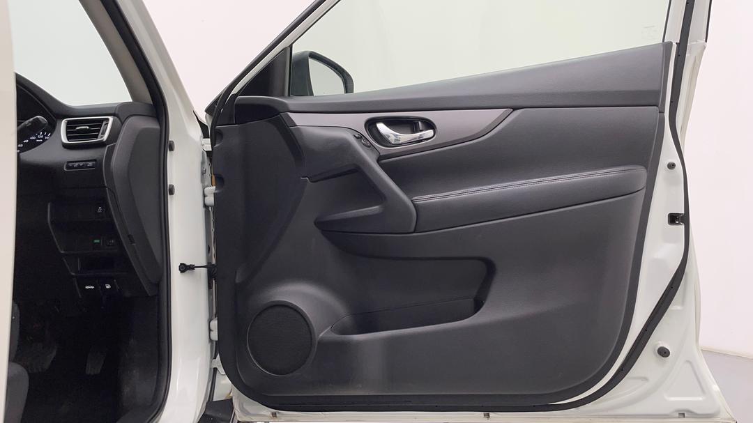 2016 Nissan X-trail St-l (4x4), Automatic, 135244 km, Speaker View