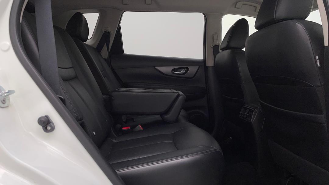 2016 Nissan X-trail St-l (4x4), Automatic, 135244 km, Right Side Rear Door Cabin View
