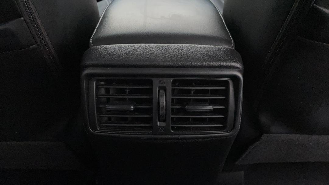 2016 Nissan X-trail St-l (4x4), Automatic, 135244 km, Rear A/C Vent