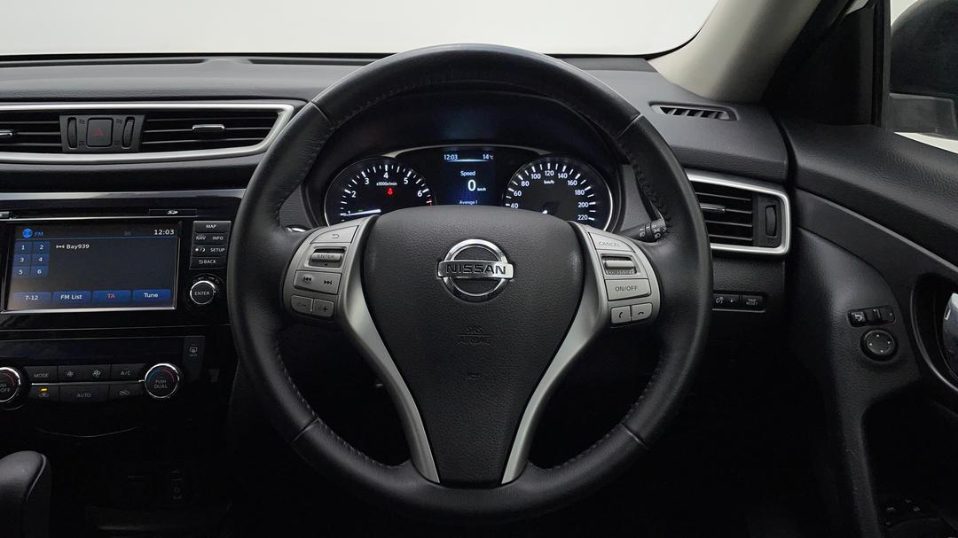 2016 Nissan X-trail St-l (4x4), Automatic, 135244 km, Steering Wheel Close-up
