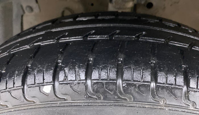 2016 Maruti Swift Dzire VXI, Petrol, Manual, 68,550 km, Left Front Tyre Tread
