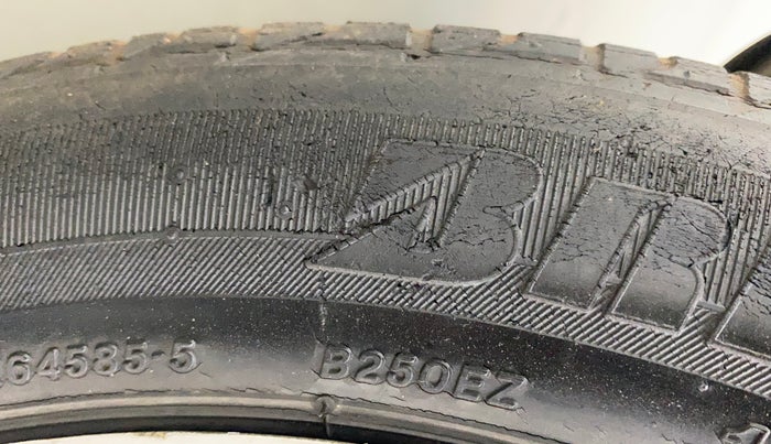 2017 Hyundai i20 Active 1.2 SX, Petrol, Manual, 32,345 km, Left front tyre - Minor crack
