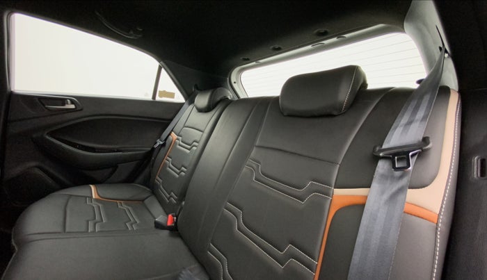 2017 Hyundai i20 Active 1.2 SX, Petrol, Manual, 32,345 km, Right Side Rear Door Cabin