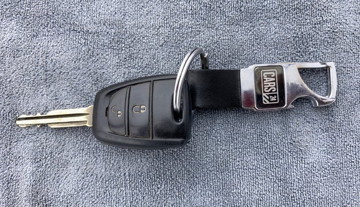 2016 Hyundai Eon SPORTZ, Petrol, Manual, 45,894 km, Key Close Up