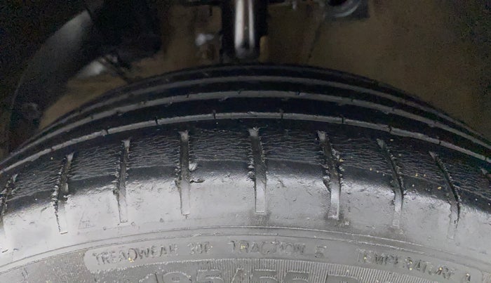 2017 Maruti Baleno ZETA DIESEL 1.3, Diesel, Manual, 83,746 km, Left Front Tyre Tread
