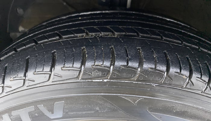 2016 Maruti Baleno SIGMA 1.2 K12, Petrol, Manual, 26,984 km, Left Front Tyre Tread