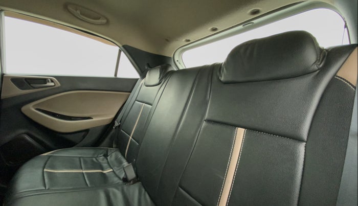 2016 Hyundai Elite i20 MAGNA 1.2, Petrol, Manual, 43,099 km, Right Side Rear Door Cabin