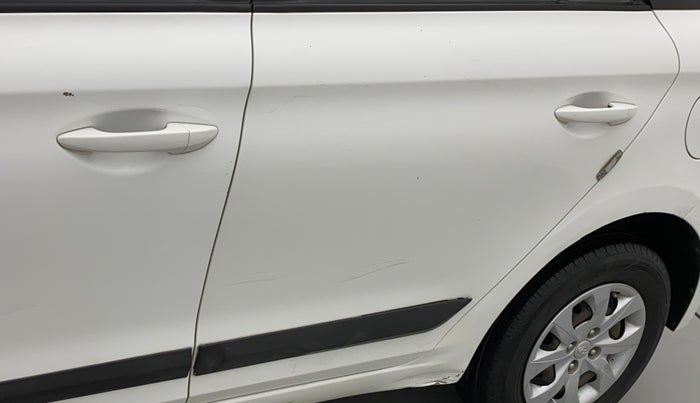 2016 Hyundai Elite i20 MAGNA 1.2, CNG, Manual, 1,21,279 km, Rear left door - Slightly dented