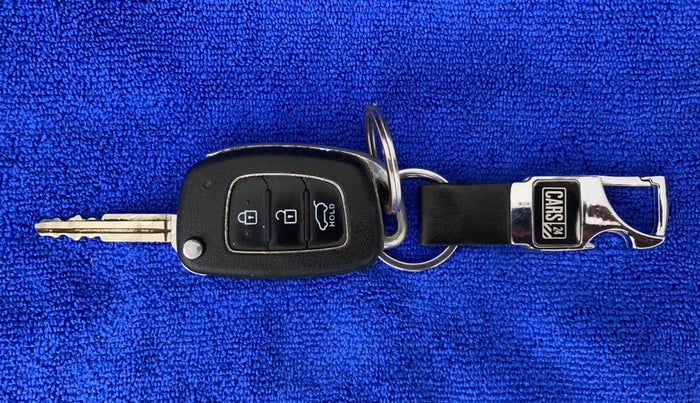 2016 Hyundai Elite i20 MAGNA 1.2, CNG, Manual, 1,21,279 km, Key Close Up