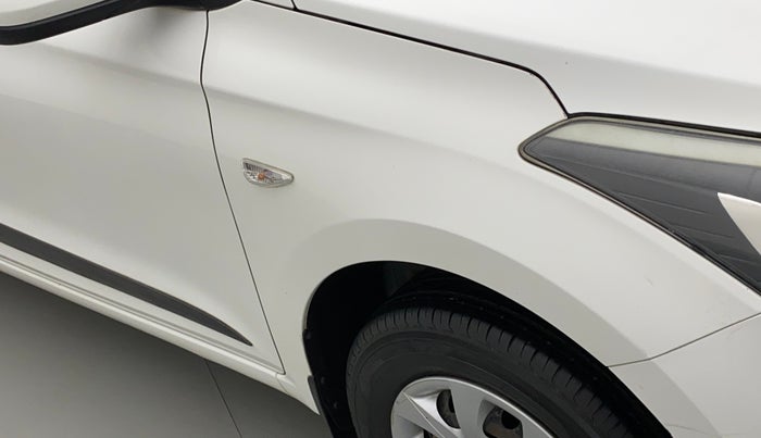 2016 Hyundai Elite i20 MAGNA 1.2, CNG, Manual, 1,21,279 km, Right fender - Minor scratches