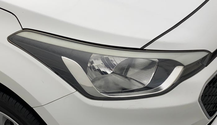2016 Hyundai Elite i20 MAGNA 1.2, CNG, Manual, 1,21,279 km, Right headlight - Faded