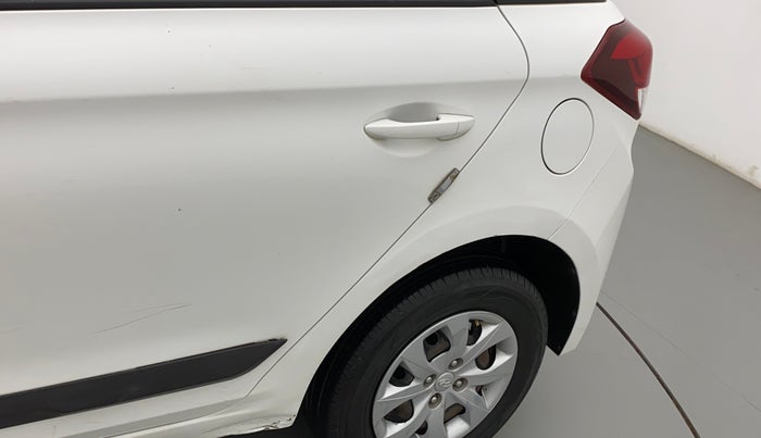 2016 Hyundai Elite i20 MAGNA 1.2, CNG, Manual, 1,21,279 km, Left quarter panel - Rusted