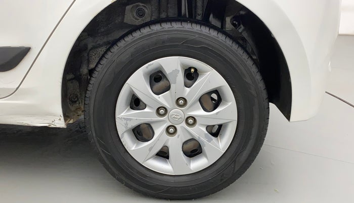 2016 Hyundai Elite i20 MAGNA 1.2, CNG, Manual, 1,21,279 km, Left Rear Wheel