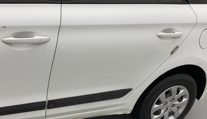 2016 Hyundai Elite i20 MAGNA 1.2, CNG, Manual, 1,21,279 km, Rear left door - Minor scratches