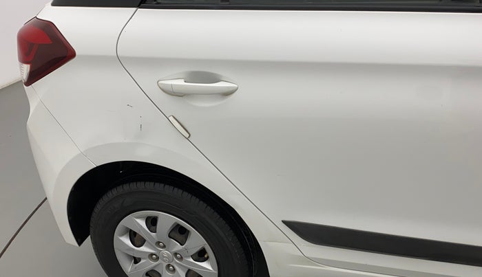 2016 Hyundai Elite i20 MAGNA 1.2, CNG, Manual, 1,21,279 km, Right quarter panel - Paint has minor damage