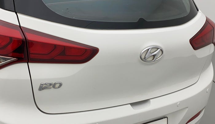 2016 Hyundai Elite i20 MAGNA 1.2, CNG, Manual, 1,21,279 km, Dicky (Boot door) - Minor scratches