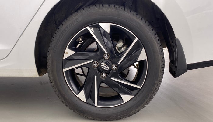 2022 Hyundai Verna SX (O)1.0 TURBO DCT, Petrol, Automatic, 11,885 km, Left Rear Wheel