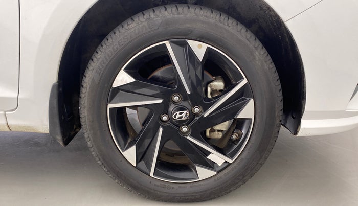 2022 Hyundai Verna SX (O)1.0 TURBO DCT, Petrol, Automatic, 11,885 km, Right Front Wheel