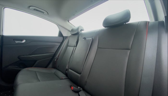 2022 Hyundai Verna SX (O)1.0 TURBO DCT, Petrol, Automatic, 11,885 km, Right Side Rear Door Cabin