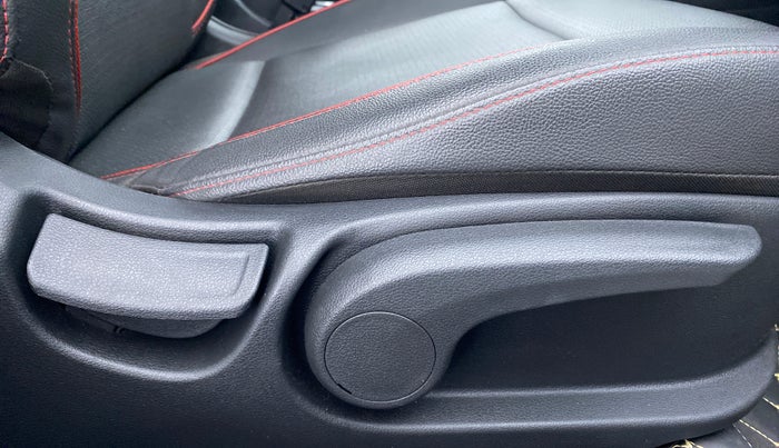 2022 Hyundai Verna SX (O)1.0 TURBO DCT, Petrol, Automatic, 11,885 km, Driver Side Adjustment Panel