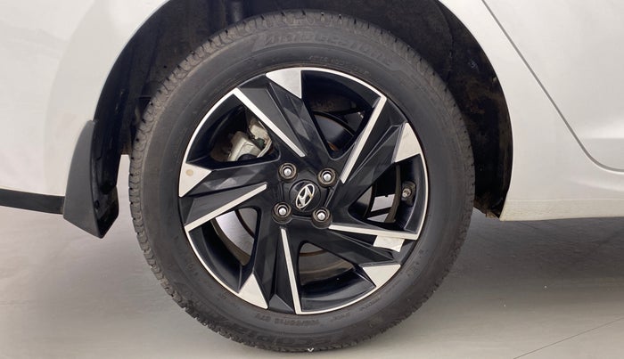 2022 Hyundai Verna SX (O)1.0 TURBO DCT, Petrol, Automatic, 11,885 km, Right Rear Wheel