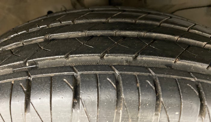 2017 Honda City V MT PETROL, Petrol, Manual, 57,411 km, Right Front Tyre Tread