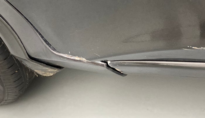 2017 Honda City V MT PETROL, Petrol, Manual, 57,411 km, Front passenger door - Slightly dented