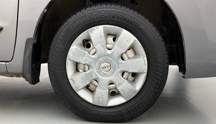 2013 Maruti Wagon R 1.0 LXI CNG, CNG, Manual, 81,405 km, Right Front Wheel