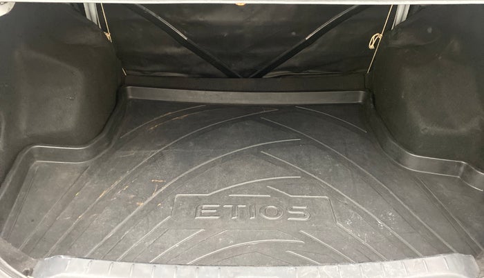 2012 Toyota Etios VD, Diesel, Manual, 95,842 km, Boot Inside