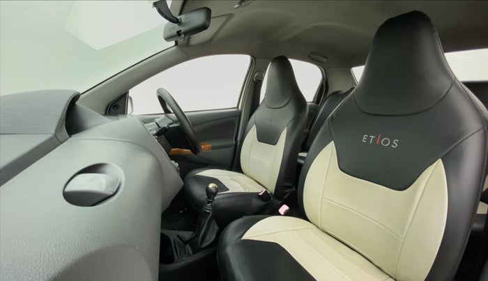 2012 Toyota Etios VD, Diesel, Manual, 95,842 km, Right Side Front Door Cabin
