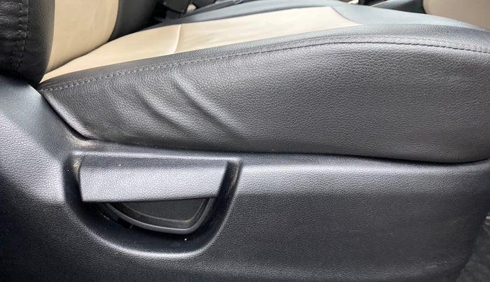 2019 Hyundai NEW SANTRO SPORTZ 1.1, Petrol, Manual, 20,995 km, Driver Side Adjustment Panel