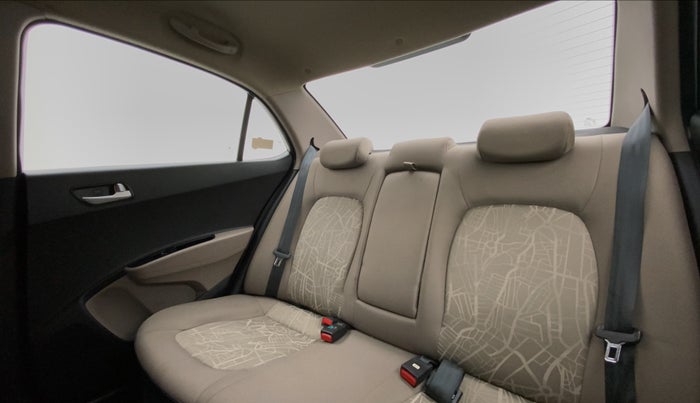2017 Hyundai Xcent SX 1.2 OPT, Petrol, Manual, 13,805 km, Right Side Rear Door Cabin