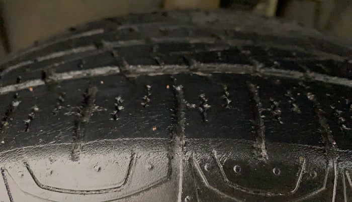 2019 Jeep Compass SPORT PLUS 1.4 PETROL, Petrol, Manual, 24,007 km, Left Front Tyre Tread