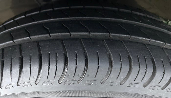 2019 Maruti S PRESSO VXI PLUS, Petrol, Manual, 21,065 km, Left Front Tyre Tread