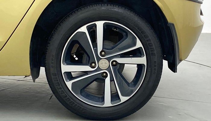 2020 Tata ALTROZ XZ 1.2, Petrol, Manual, 61,797 km, Left Rear Wheel