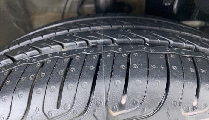 2016 Honda City VX MT DIESEL, Diesel, Manual, 50,467 km, Right Front Tyre Tread