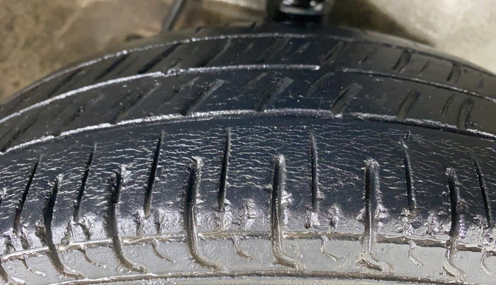 2014 Maruti Alto 800 VXI, CNG, Manual, 62,381 km, Right Front Tyre Tread