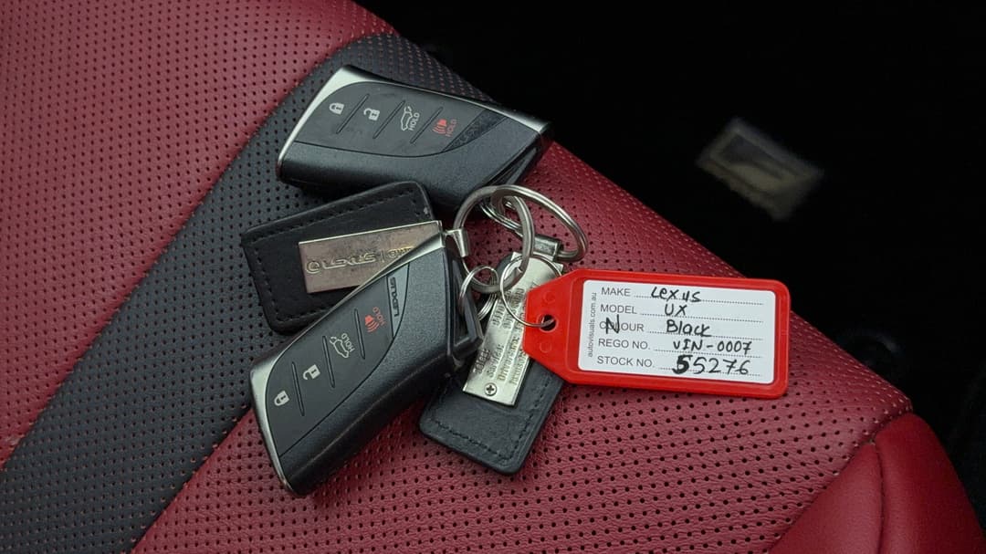 2019 Lexus Ux200 F Sport, Automatic, 50583 km, Key Close-up