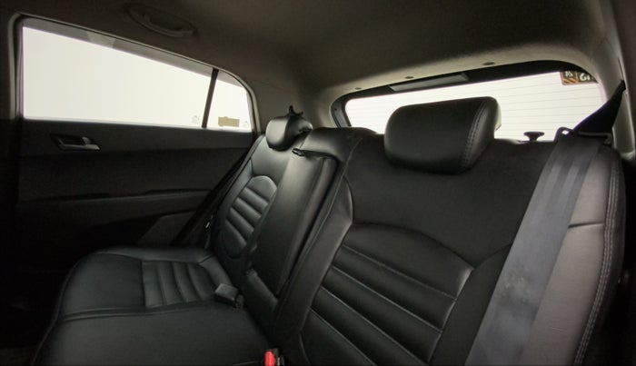 2016 Hyundai Creta SX PLUS 1.6 PETROL, Petrol, Manual, 1,05,587 km, Right Side Rear Door Cabin
