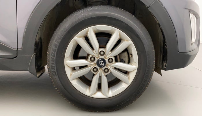 2016 Hyundai Creta SX PLUS 1.6 PETROL, Petrol, Manual, 1,05,587 km, Right Front Wheel