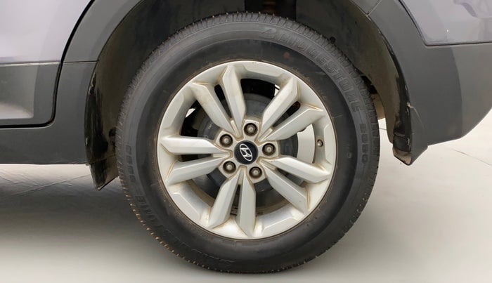 2016 Hyundai Creta SX PLUS 1.6 PETROL, Petrol, Manual, 1,05,587 km, Left Rear Wheel